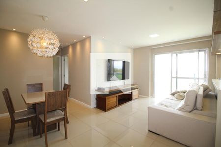 Sala de apartamento para alugar com 2 quartos, 85m² em Jacarepaguá, Rio de Janeiro