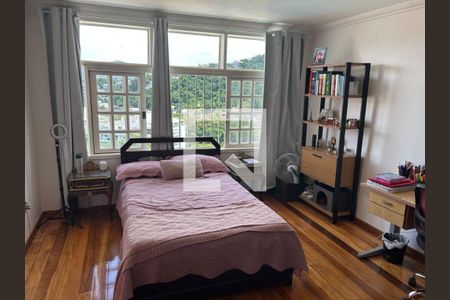 Casa à venda com 6 quartos, 280m² em Piratininga, Niterói