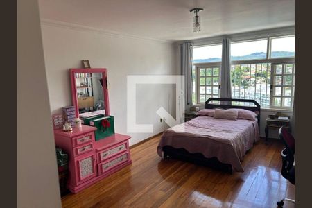 Casa à venda com 6 quartos, 280m² em Piratininga, Niterói