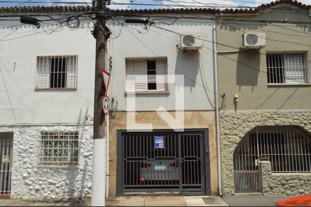 Fachada + Plaquinha de casa à venda com 3 quartos, 120m² em Vila Dom Pedro I, São Paulo