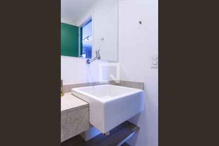 Lavabo de apartamento à venda com 1 quarto, 55m² em Santo Amaro, São Paulo