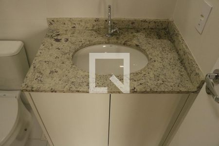 Banheiro de kitnet/studio à venda com 1 quarto, 24m² em Pompeia, São Paulo