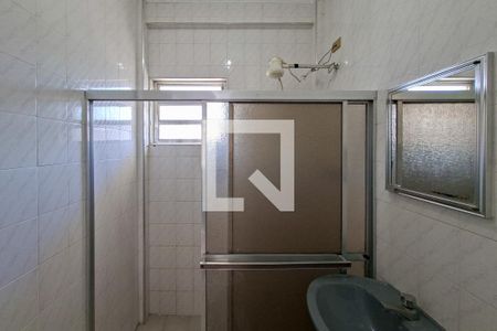 Banheiro de apartamento para alugar com 1 quarto, 42m² em Guilhermina, Praia Grande