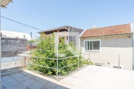 Varanda de casa à venda com 4 quartos, 200m² em Medianeira, Porto Alegre