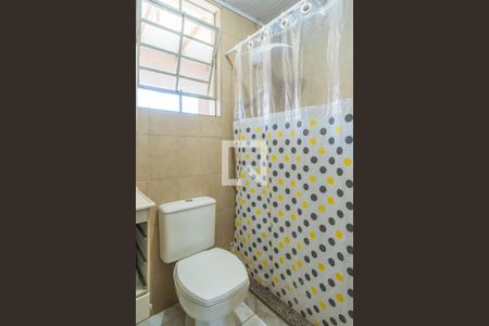 Banheiro 1 de casa à venda com 4 quartos, 200m² em Medianeira, Porto Alegre
