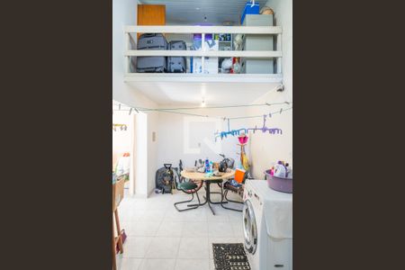 Área de Serviço de casa à venda com 4 quartos, 200m² em Medianeira, Porto Alegre