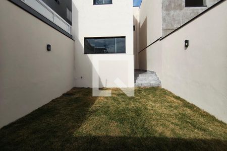 Quintal - Fundos de casa à venda com 3 quartos, 120m² em Parque Jambeiro, Campinas