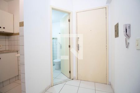 Sala de kitnet/studio para alugar com 1 quarto, 20m² em Cln 313, Brasília