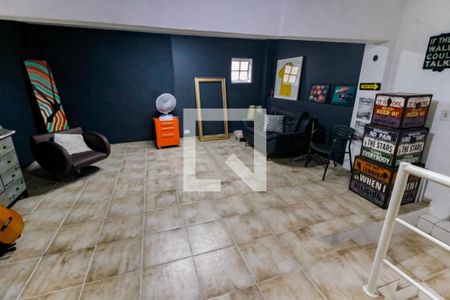 Área comum de casa à venda com 5 quartos, 300m² em Vila Inah, São Paulo