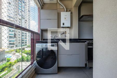 Varanda de apartamento à venda com 2 quartos, 60m² em Pinheiros, São Paulo