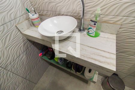 Banheiro de Serviço de casa à venda com 3 quartos, 120m² em Vila Campanela, São Paulo