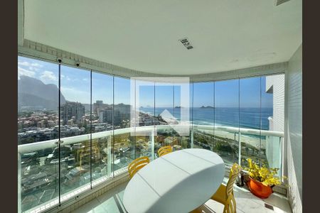 Varanda de apartamento à venda com 1 quarto, 52m² em Barra da Tijuca, Rio de Janeiro