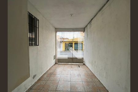 Garagem de casa à venda com 8 quartos, 400m² em Vila Nilo, São Paulo