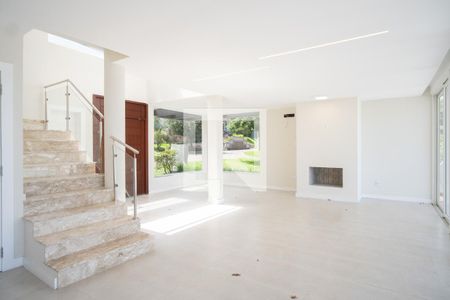 Sala de casa de condomínio à venda com 3 quartos, 335m² em Hípica, Porto Alegre