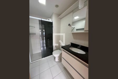 Banheiro de apartamento para alugar com 1 quarto, 48m² em Csg 3, Brasília