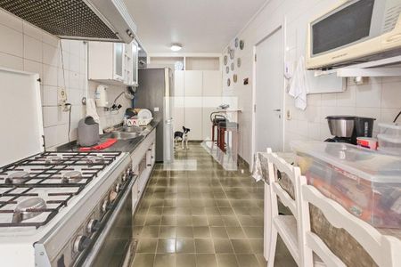 Cozinha de apartamento para alugar com 3 quartos, 180m² em Pitangueiras, Guarujá