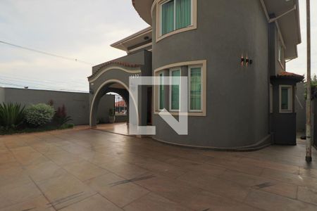 Garagem / Area externa de casa para alugar com 4 quartos, 586m² em Jardim Sumare, Ribeirão Preto