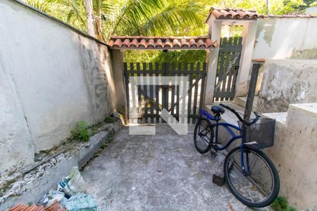 Garagem de casa à venda com 3 quartos, 180m² em Serra Grande, Niterói