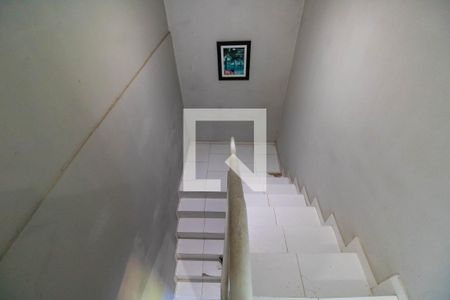 Escada de casa à venda com 3 quartos, 180m² em Serra Grande, Niterói