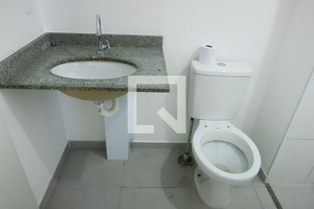Banheiro de apartamento para alugar com 2 quartos, 41m² em Água Branca, São Paulo