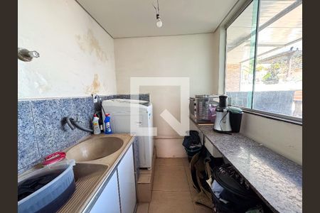 Área de Serviço de casa à venda com 3 quartos, 283m² em Santa Helena, Belo Horizonte