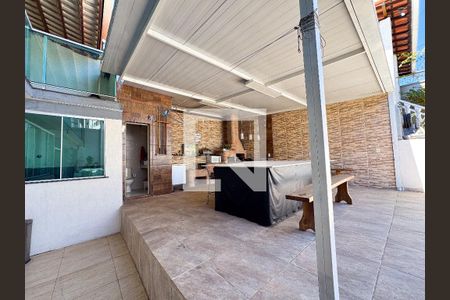 Área Externa de casa à venda com 3 quartos, 283m² em Santa Helena, Belo Horizonte