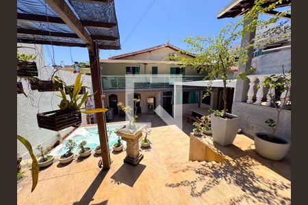 Área Externa de casa à venda com 3 quartos, 283m² em Santa Helena, Belo Horizonte