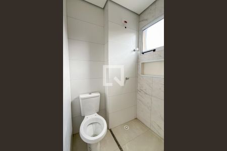 Banheiro de apartamento para alugar com 1 quarto, 29m² em Vila Mangalot, São Paulo