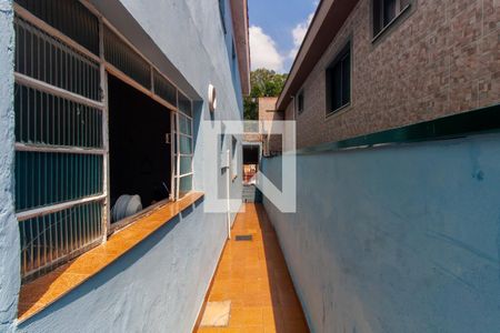 Corredor Lateral de casa à venda com 3 quartos, 150m² em Jardim Teresa, São Paulo