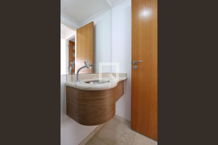 Lavabo de apartamento para alugar com 3 quartos, 101m² em Moema, São Paulo