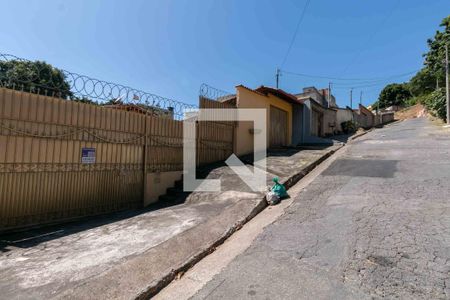 Fachada de casa à venda com 4 quartos, 550m² em Céu Azul, Belo Horizonte