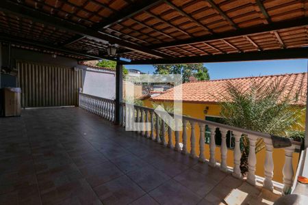 Garagem de casa à venda com 4 quartos, 550m² em Céu Azul, Belo Horizonte