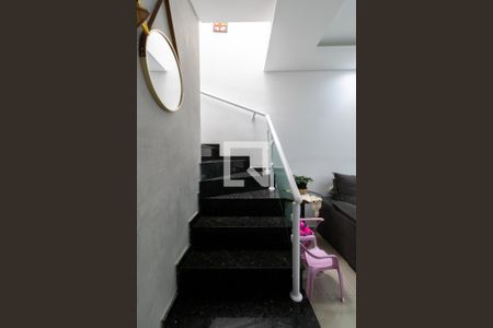 Escadas de casa à venda com 3 quartos, 80m² em Vila Ré, São Paulo