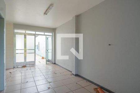 Garagem de casa à venda com 3 quartos, 150m² em Espírito Santo, Porto Alegre