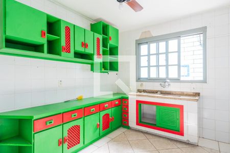 Cozinha de casa à venda com 3 quartos, 150m² em Espírito Santo, Porto Alegre