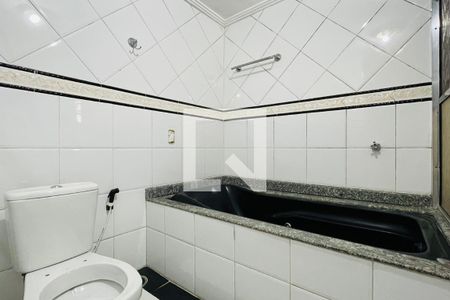 Banheiro da Suíte de casa à venda com 4 quartos, 295m² em Jardim Bela Vista, Guarulhos