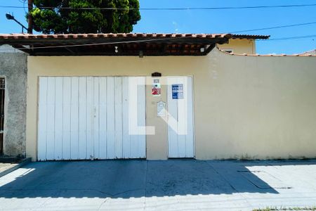 Fachada e placa de casa à venda com 4 quartos, 295m² em Jardim Bela Vista, Guarulhos