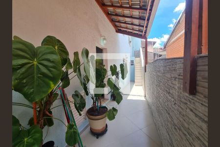 Corredor de casa à venda com 3 quartos, 210m² em Jardim Santa Mena, Guarulhos