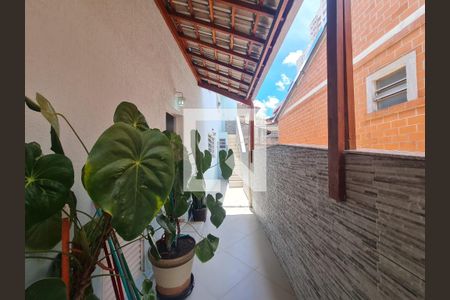 Corredor de casa à venda com 3 quartos, 210m² em Jardim Santa Mena, Guarulhos