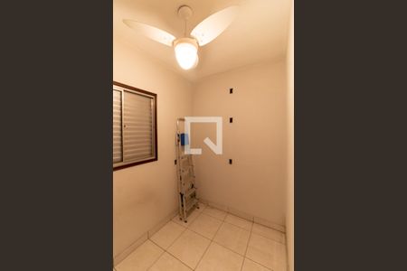 Casa 3 - Quarto 2 de casa à venda com 8 quartos, 525m² em Vila Moraes, São Paulo