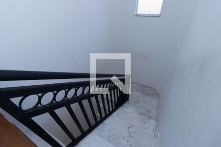 Escada de casa à venda com 3 quartos, 195m² em Jardim Guapira, São Paulo