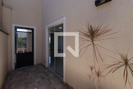 Corredor externo de casa à venda com 3 quartos, 195m² em Jardim Guapira, São Paulo