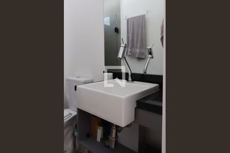 Banheiro de kitnet/studio à venda com 1 quarto, 25m² em Indianópolis, São Paulo