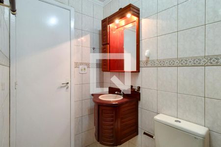 Banheiro de apartamento para alugar com 3 quartos, 96m² em Canto do Forte, Praia Grande