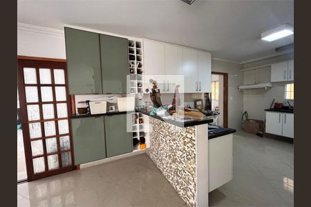 Casa à venda com 4 quartos, 371m² em Vila Cordeiro, São Paulo