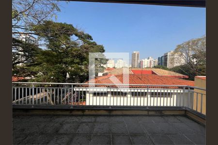 Casa à venda com 4 quartos, 371m² em Vila Cordeiro, São Paulo