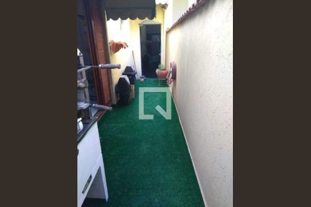 Casa à venda com 3 quartos, 178m² em Jardim Las Vegas, Santo André