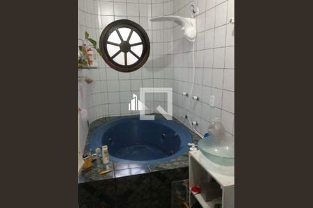 Casa à venda com 3 quartos, 178m² em Jardim Las Vegas, Santo André