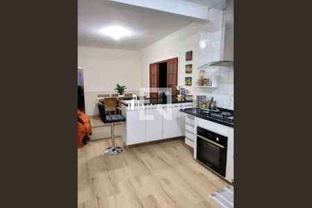 Casa à venda com 3 quartos, 178m² em Jardim Las Vegas, Santo André