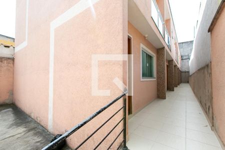 Corredor / Entrada  de casa de condomínio para alugar com 2 quartos, 70m² em Cidade Antônio Estêvão de Carvalho, São Paulo